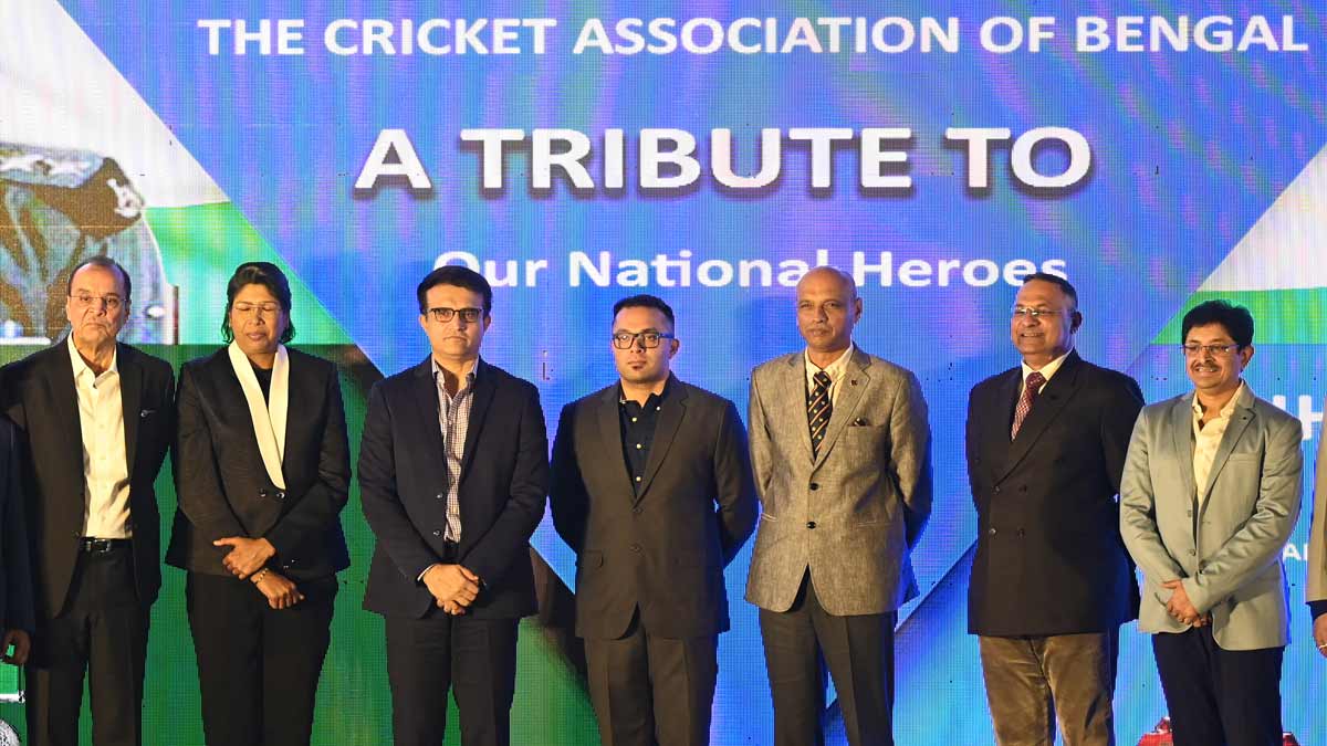Legendary women’s cricketer Jhulan Goswami and Army war hero Colonel Neelakantan Jayachandran Nair were honoured by Cricket Association of Bengal | Salil Bera