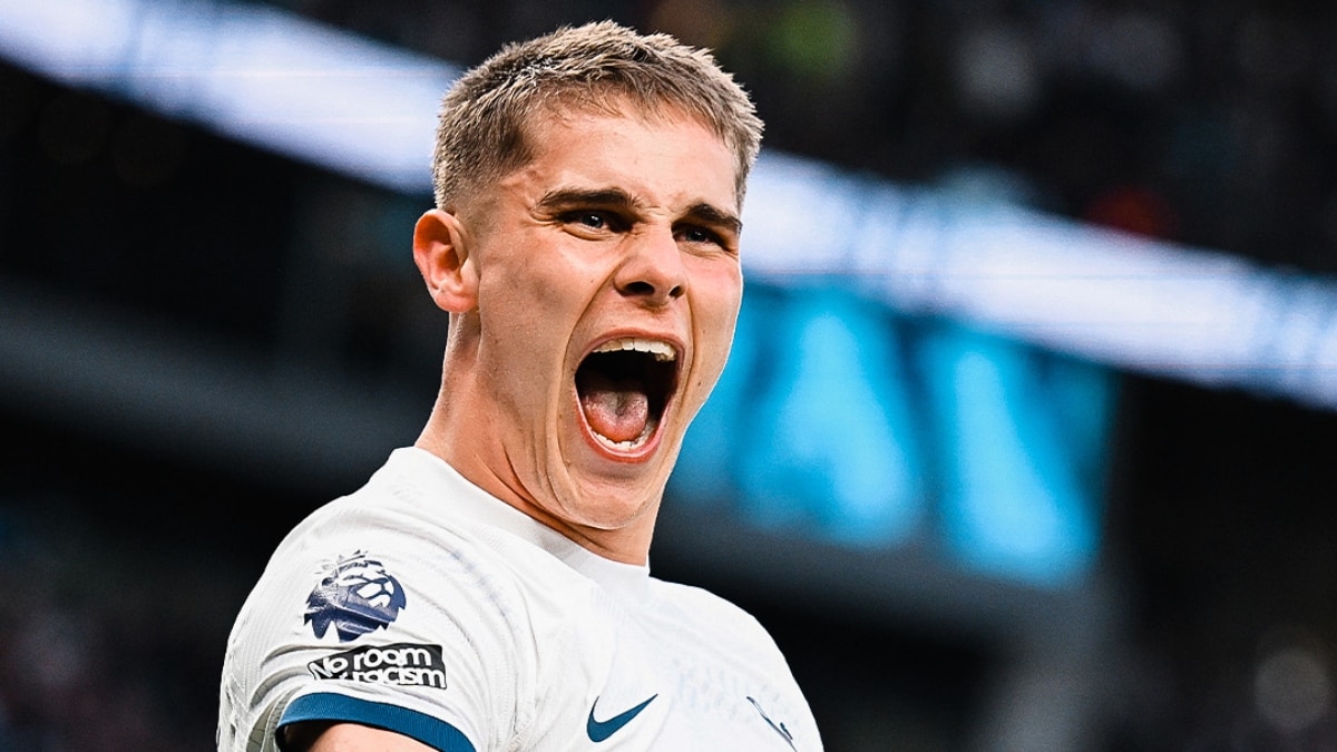 Real Madrid to offer Tottenham's Micky van de Ven chance to join them ...