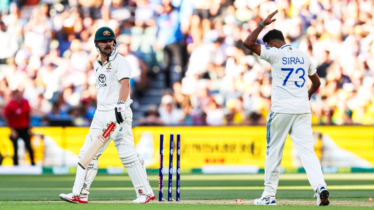 Words were exchanged between Travis Head and Mohammed Siraj | X