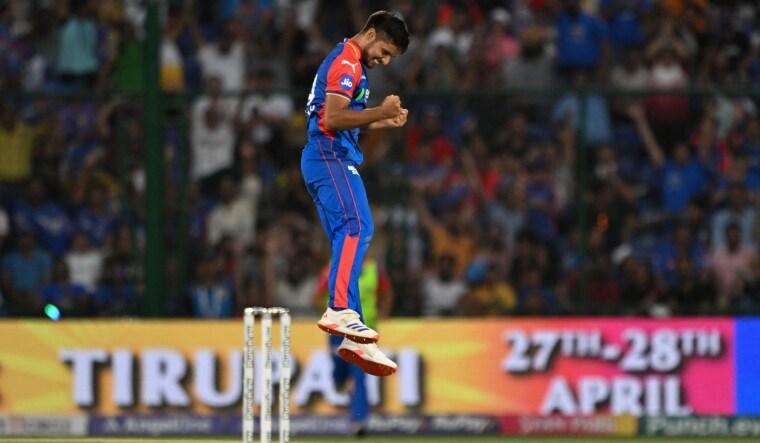 Delhi Capitals' Rasikh Salam celebrates after the dismissal of Mumbai Indians' captain Hardik Pandya | FP