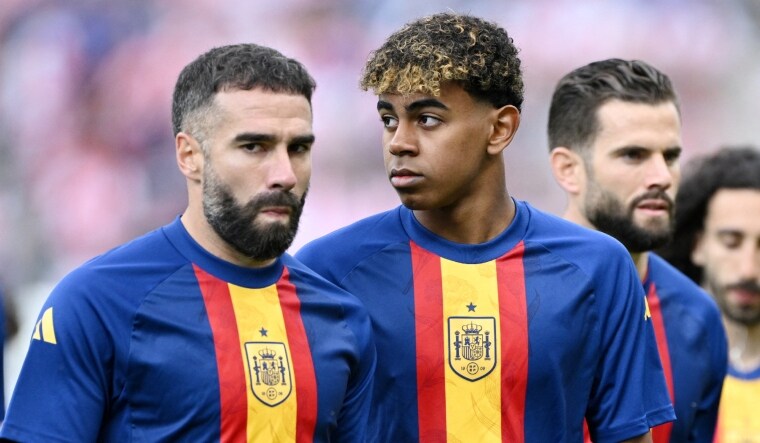 Spain's Dani Carvajal and Lamine Yamal | Reuters