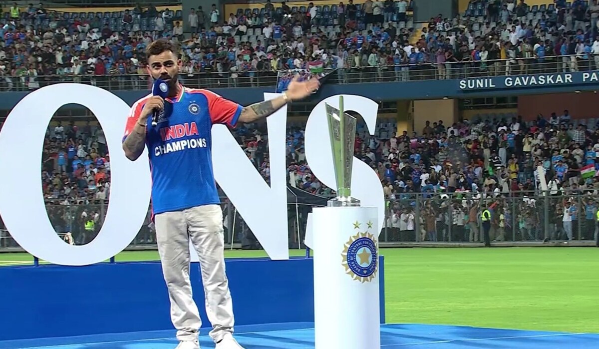 Virat Kohli speaking at the Wankhede Stadium after the victory parade in Mumbai | X