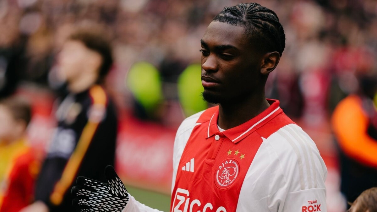 Jorthy Mokio of AFC Ajax | X