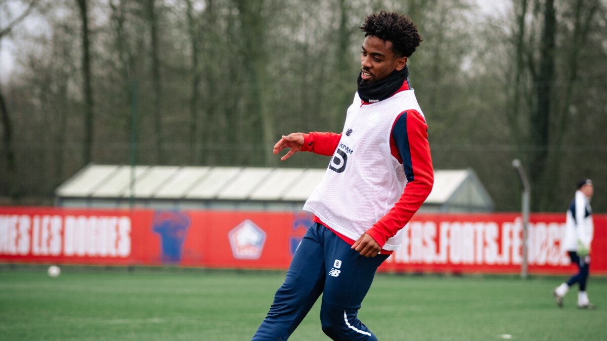 Attacking midfielder Angel Gomes | X