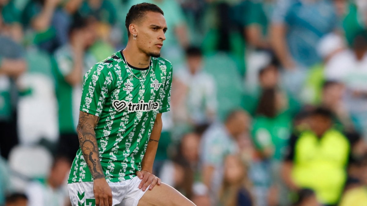 Antony during a Real Betis training session | Reuters