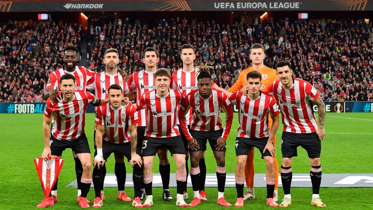 Nico Williams with Athletic Club Bilbao teammates | X