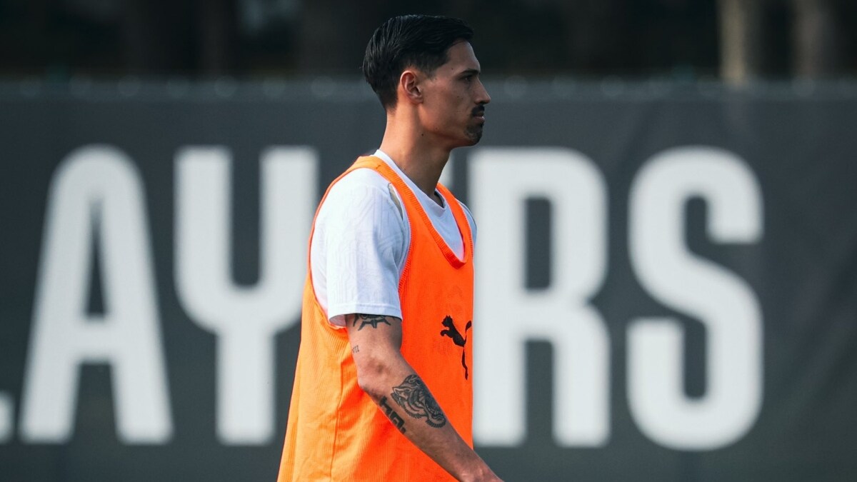 Dutch midfielder Tijjani Reijnders | X