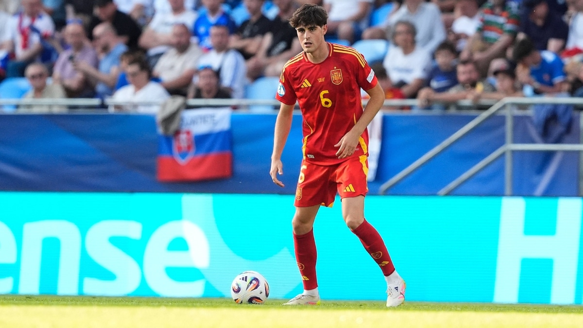Spanish midfiedler Javi Guerra is reportedly Manchester United bound | X
