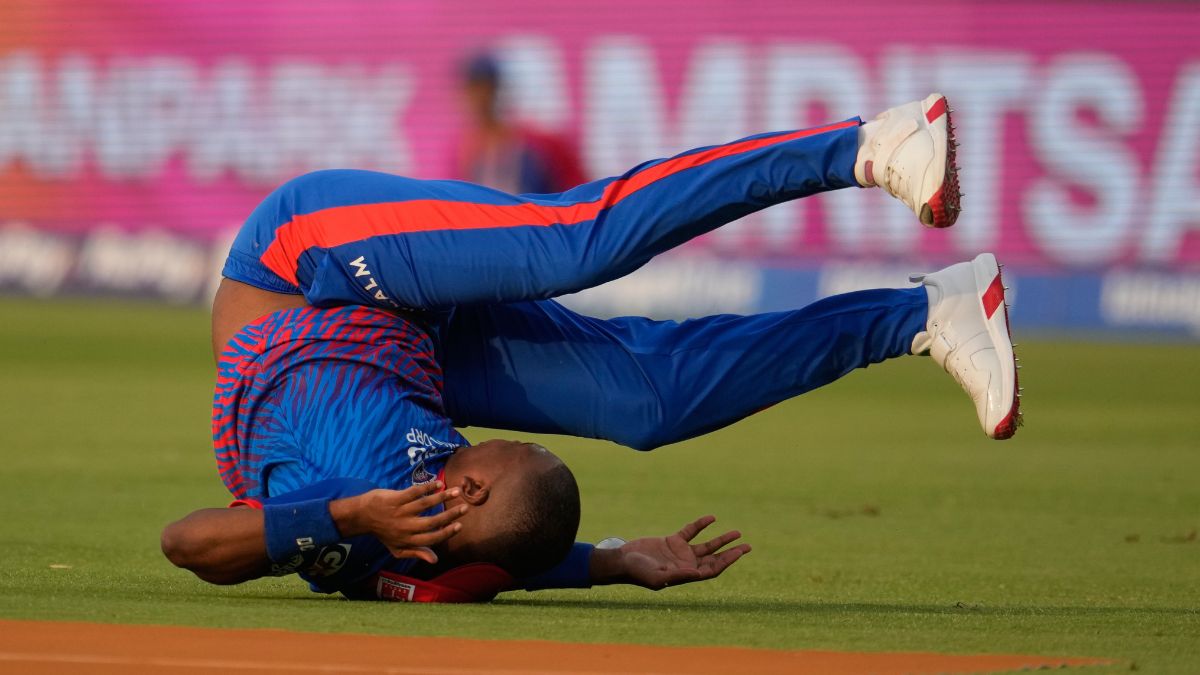 Delhi Capitals' Lungi Ngidi loses his balance while attempting to take a catch during the IPL 2026 cricket match between Delhi Capitals and Punjab Kings in New Delhi on April 25, 2026 | AP