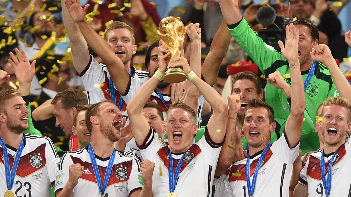 The German football team with the World Cup | X