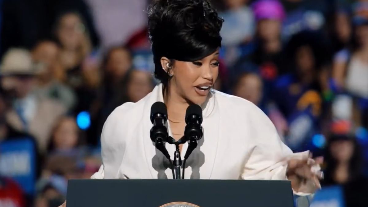 cardi-b-at-kamala-harris-rally-milwaukee - 1