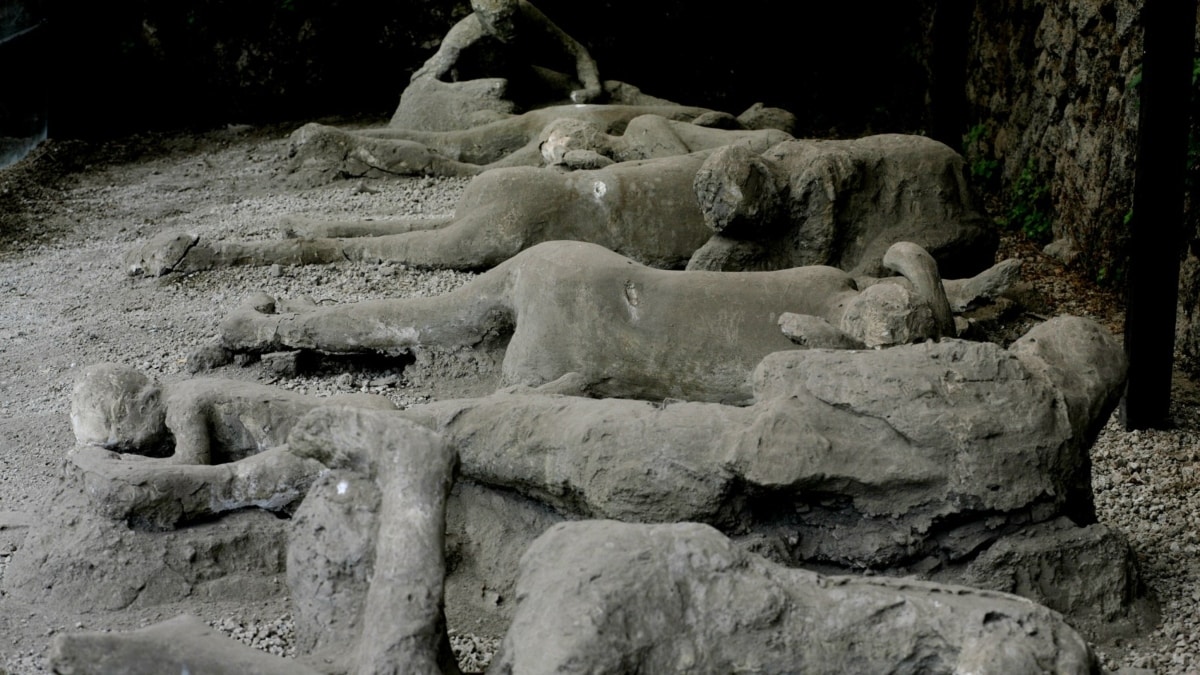 Among the dead bodies recovered were the bodies of two Pompeii residents who looked like in an embrace as doom arrived. | X
