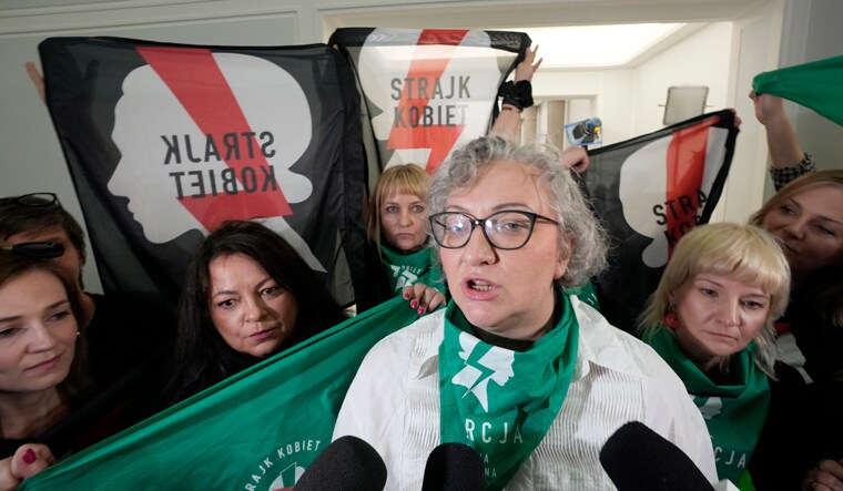 poland-abortion-ap