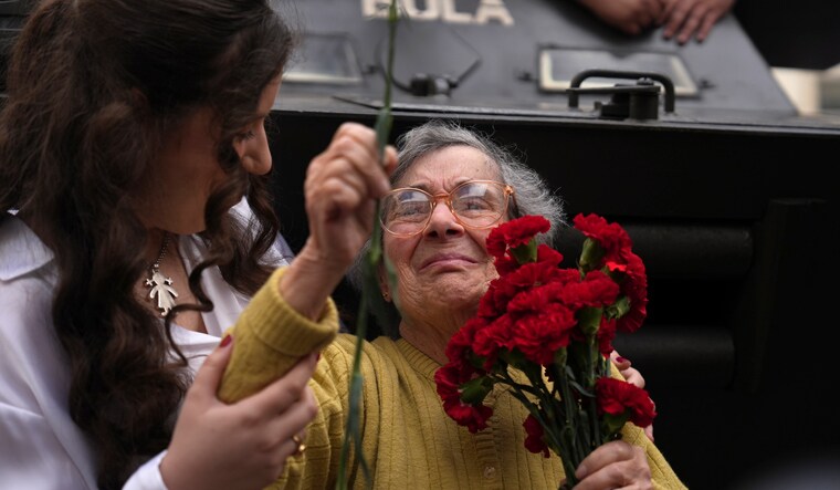 Portugal-carnation-ap