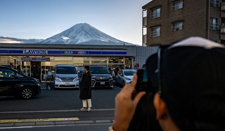 Mount-fuji-view-block-afp