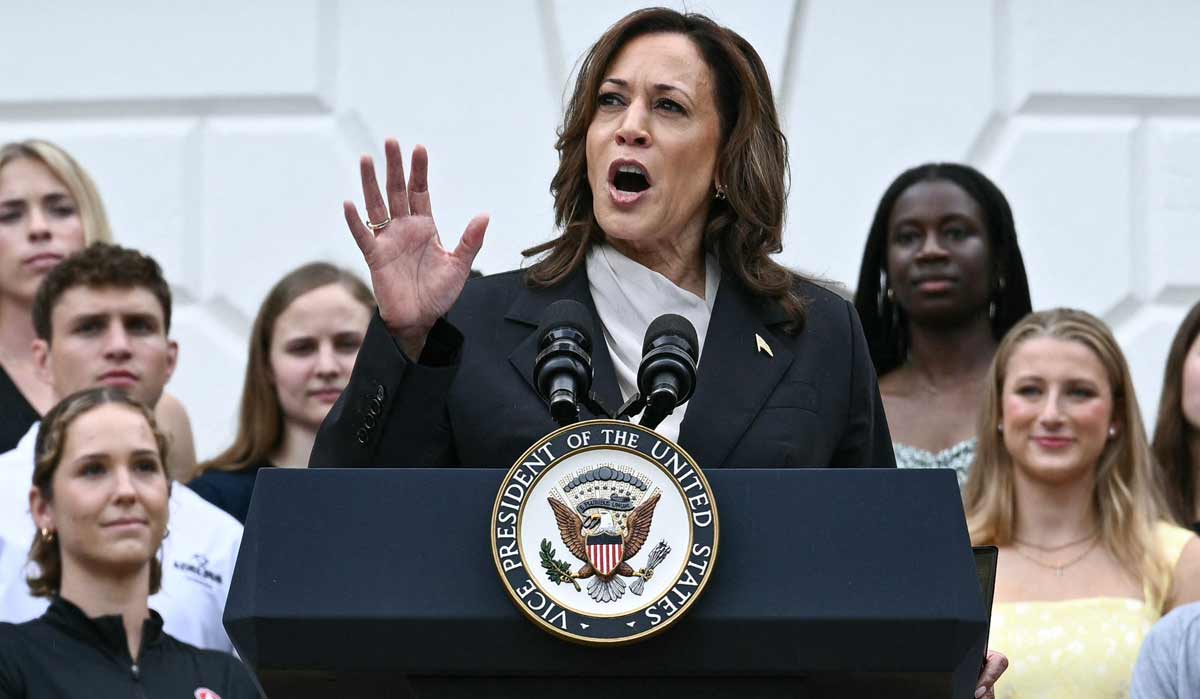 TOPSHOT-US-POLITICS-VOTE-BIDEN-HARRIS
