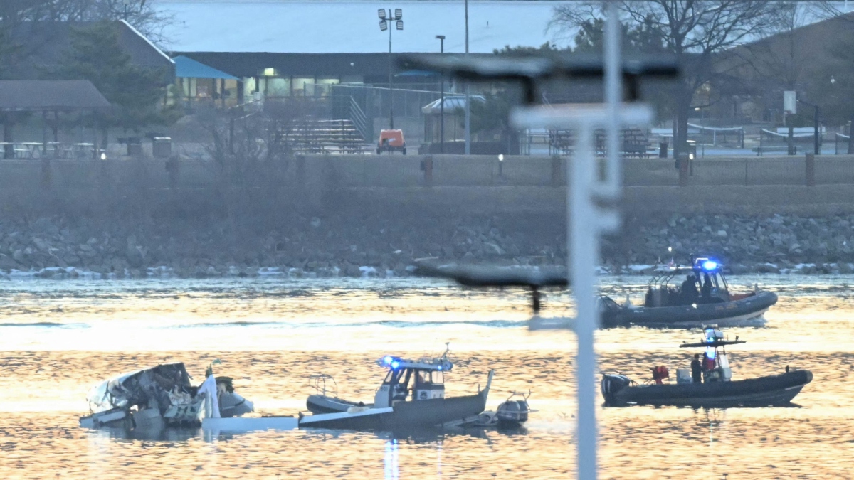 Plane crash figure skaters: Neither the three soldiers on board the Black Hawk chopper nor the fliers of the American Airlines jet survived the mid-air collision over Potomac River, Washington DC-based rescue teams said
