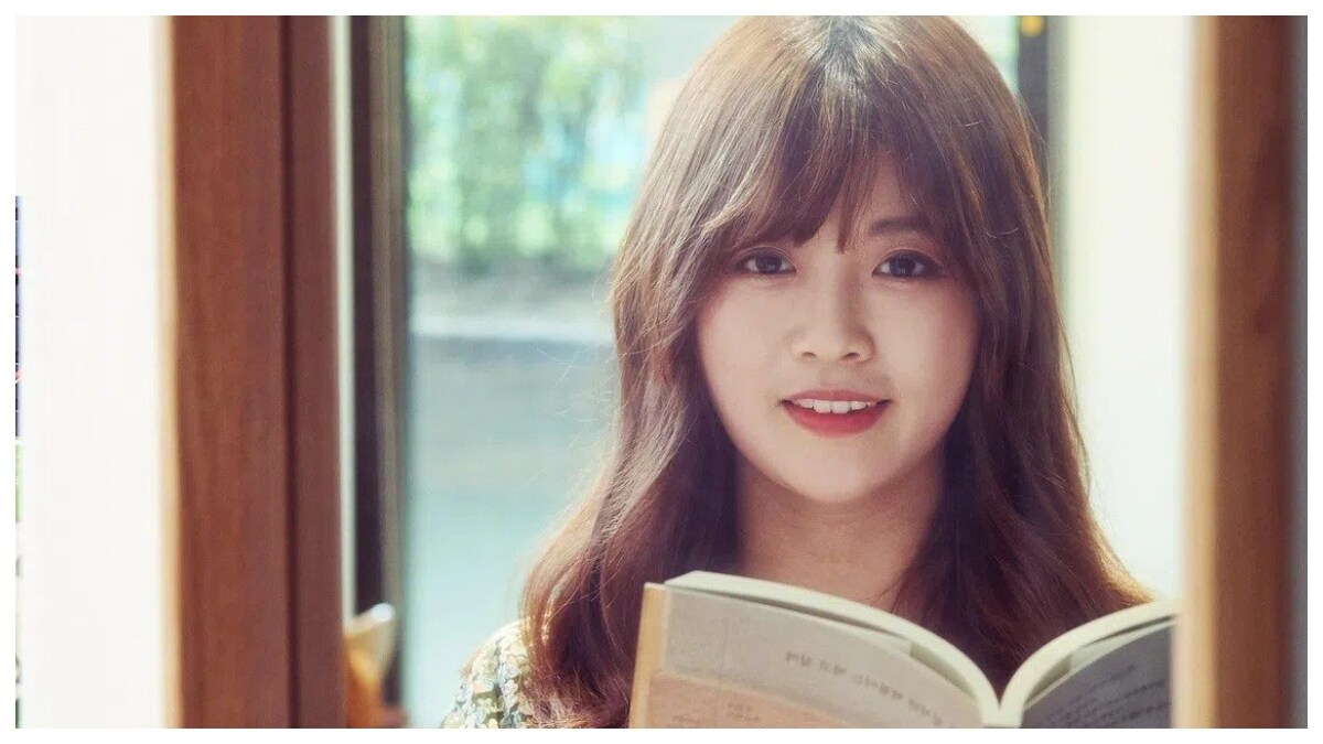 Late author Baek Se-hee | X