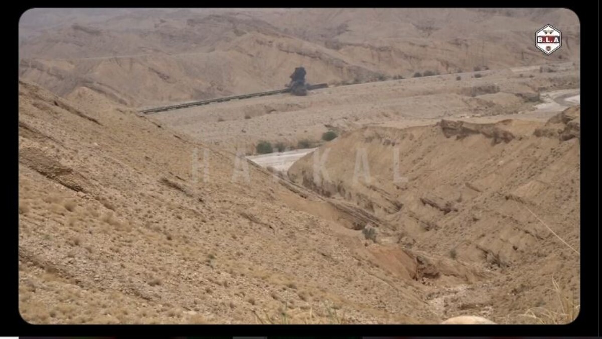 A blast stopped the Jaffar Express before BLA fighters arrived, the viral video showed | X
