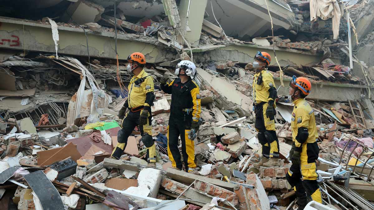 myanmar-rescue-efforts-ap