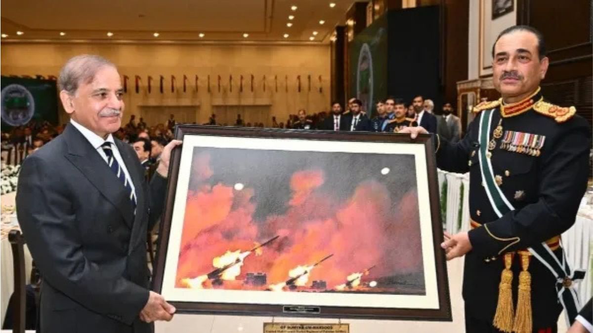 Pakistan Army Chief Asim Munir and Prime Minister Shehbaz Sharif 