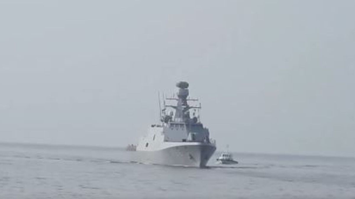 Turkey Navy ship TCG Büyükada calling at Karachi port | X 