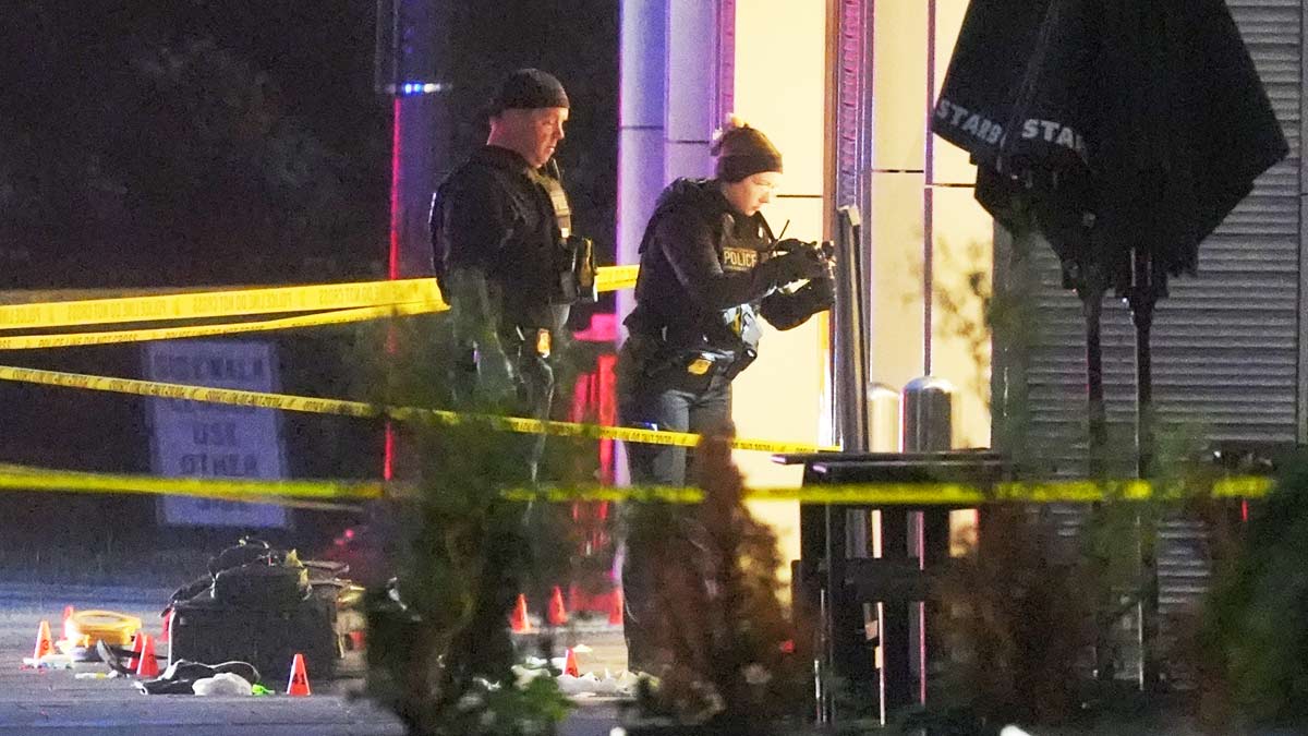White House shooting: Suspect killed after exchange of fire with officers