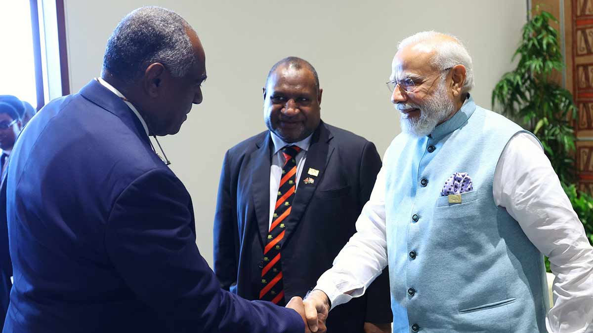 12-Former-PM-of-Vanuatu-Alatoi-Ishmael-Kalsakau-new