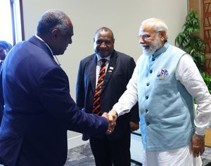 Former PM of Vanuatu Alatoi Ishmael Kalsakau greeting PM Modi; also seen is James Marape, PM of Papua New Guinea | PIB