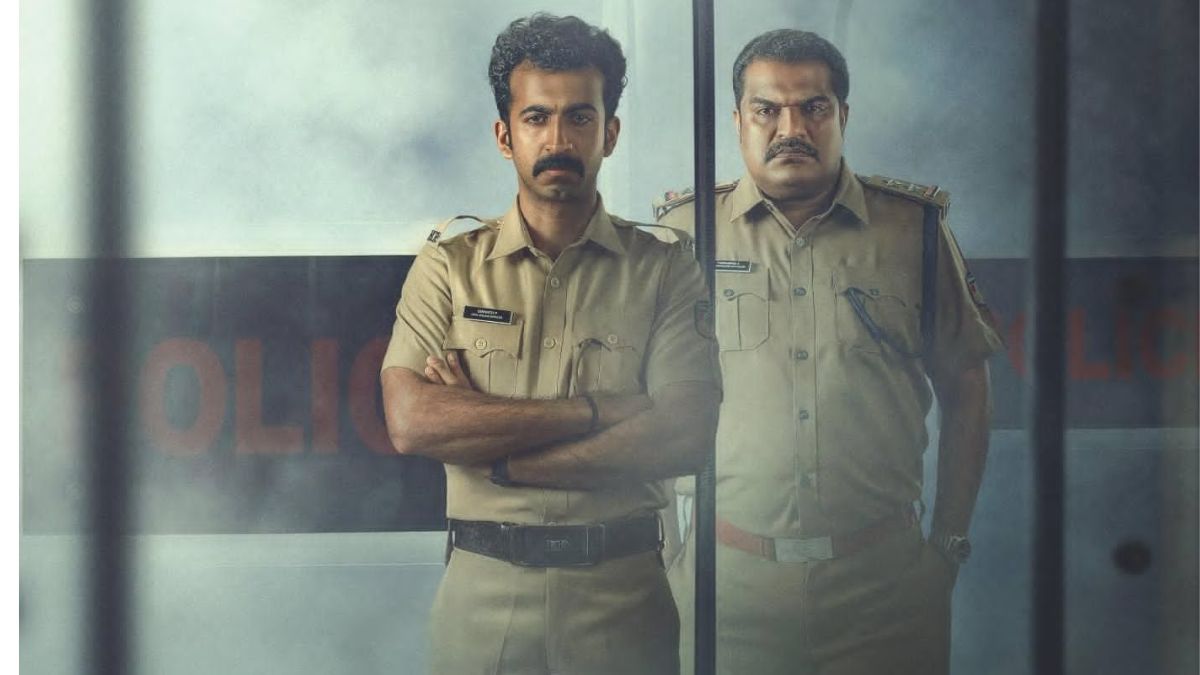 Roshan Mathew (left) and Dileesh Pothan in 'Ronth' (Night Patrol)