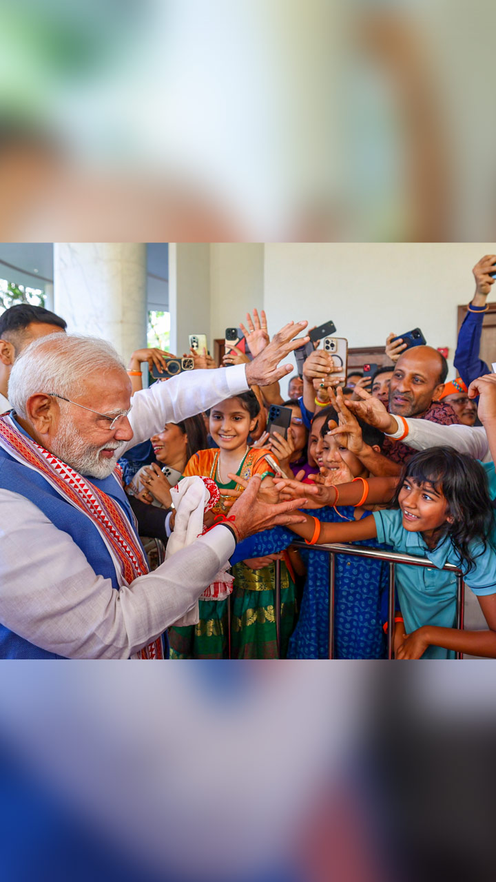 Modi in Singapore: PM receives grand welcome by Indian diaspora