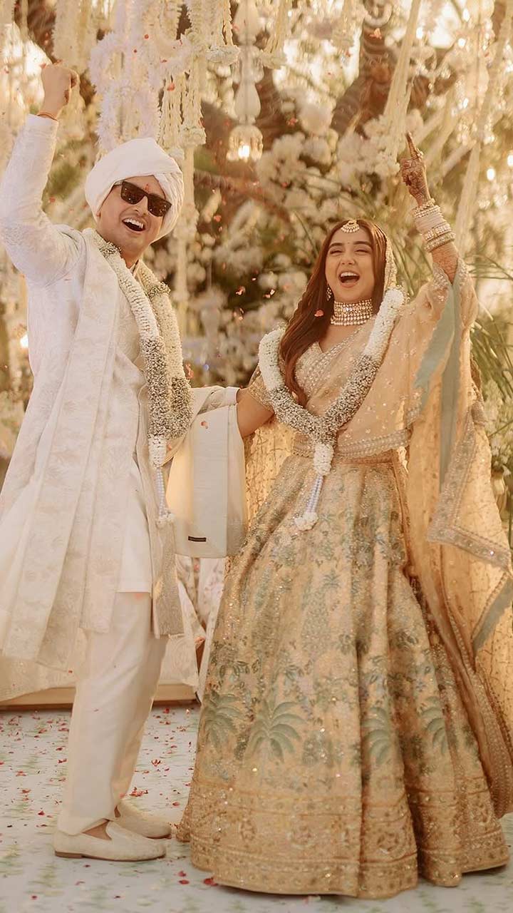Prajakta Koli is at her traditional best in her wedding pictures! 